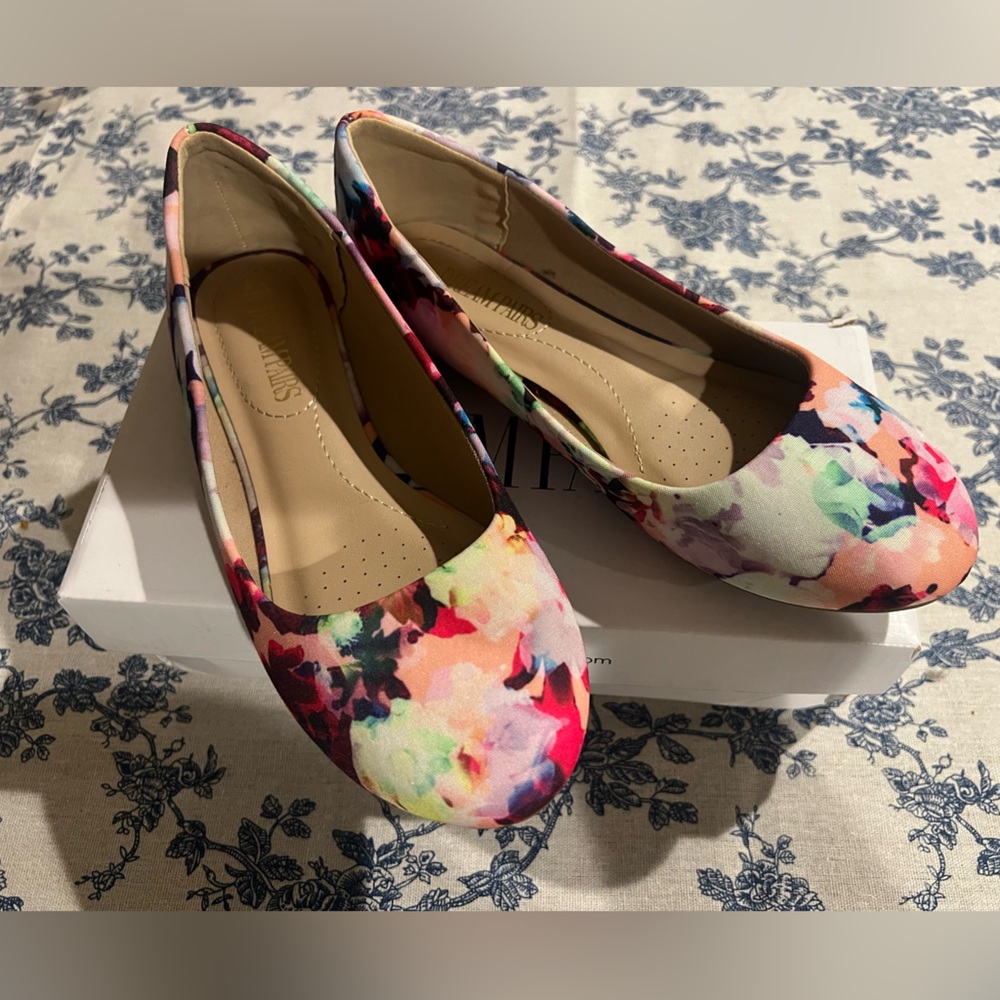 Dream Pairs Multicolor Floral Women's Flats
